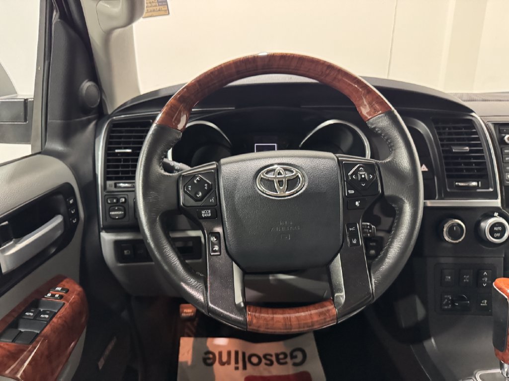 Used 2018 Toyota Sequoia Platinum AWD/4WD image 5