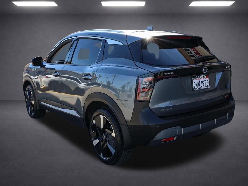 Used 2025 Nissan Kicks SR image 6