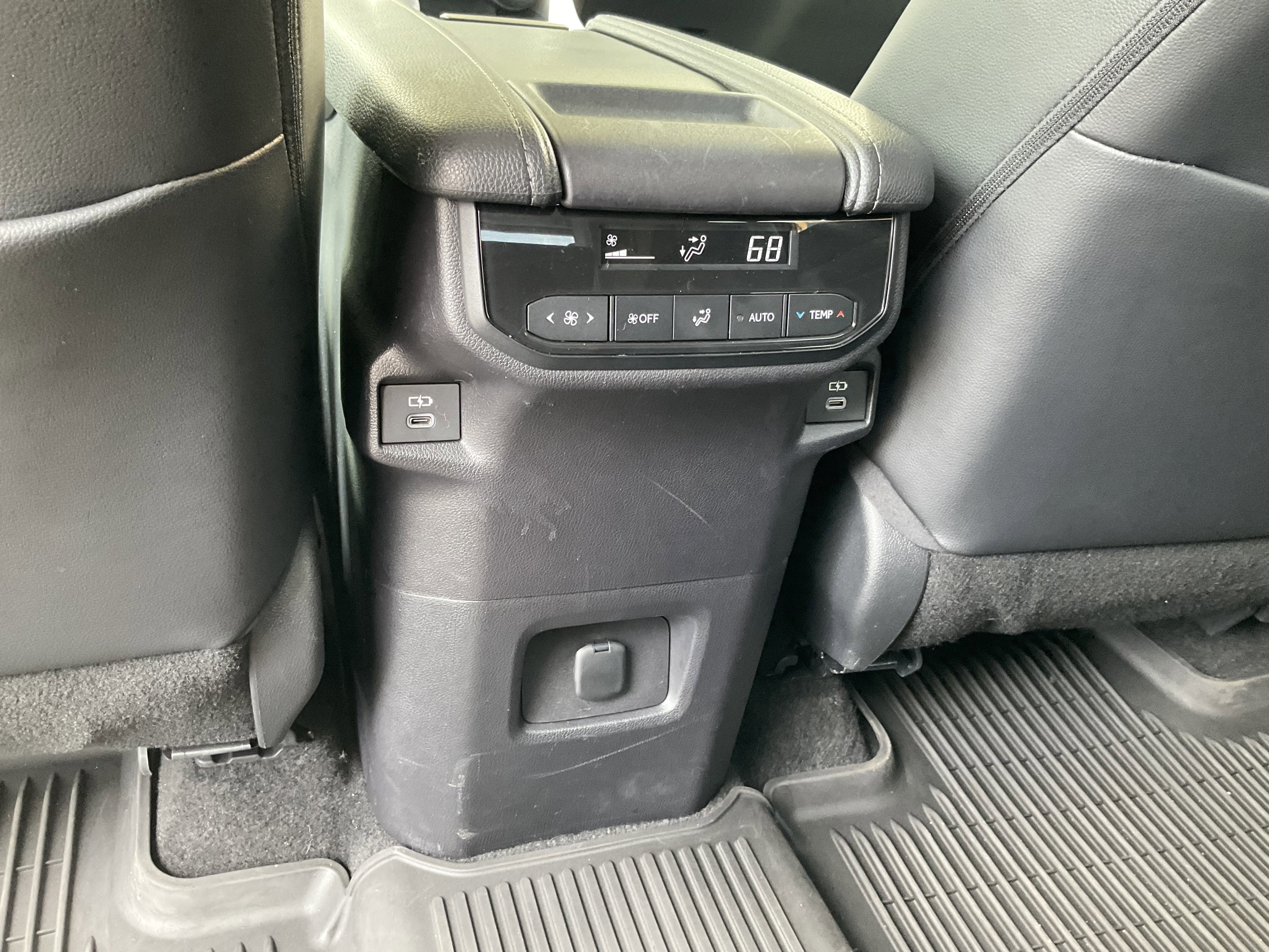 Used 2024 Toyota Grand Highlander XLE image 38