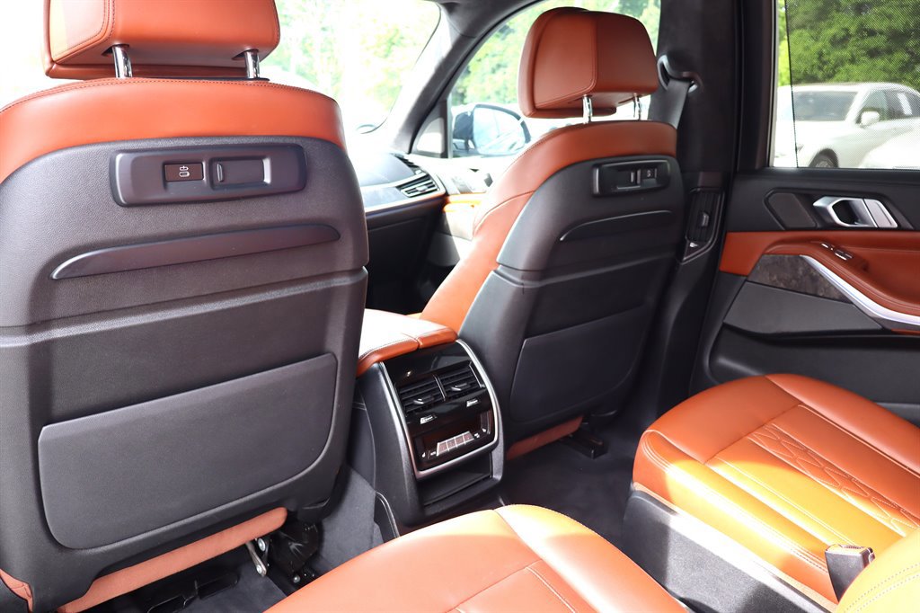 Used 2020 BMW X7 M50i AWD/4WD image 28