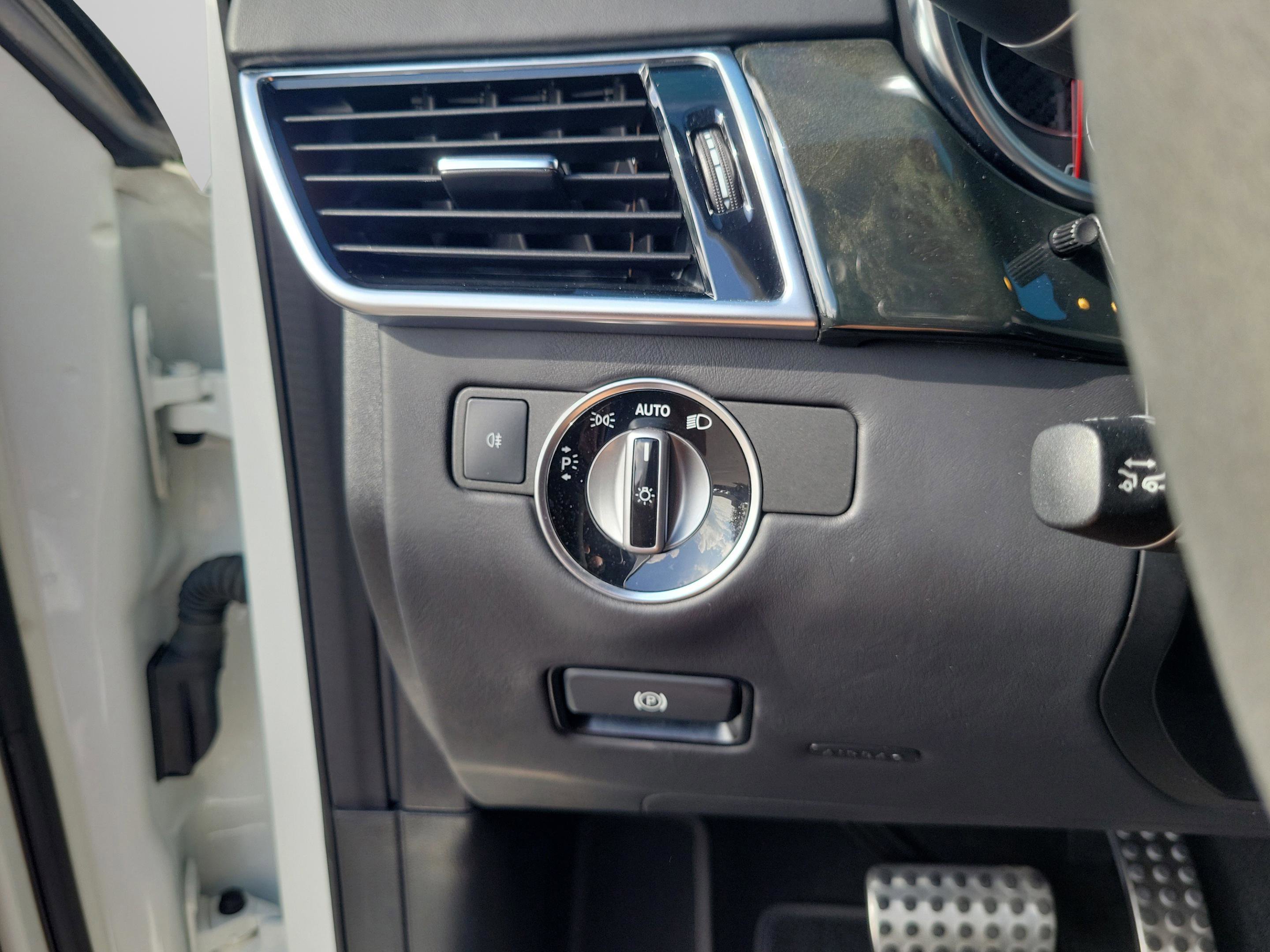 Used 2018 Mercedes-Benz GLE 63 AMG 4MATIC image 32