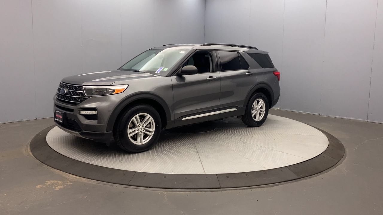 Used 2021 Ford Explorer XLT w/ Equipment Group 202A AWD/4WD image 9