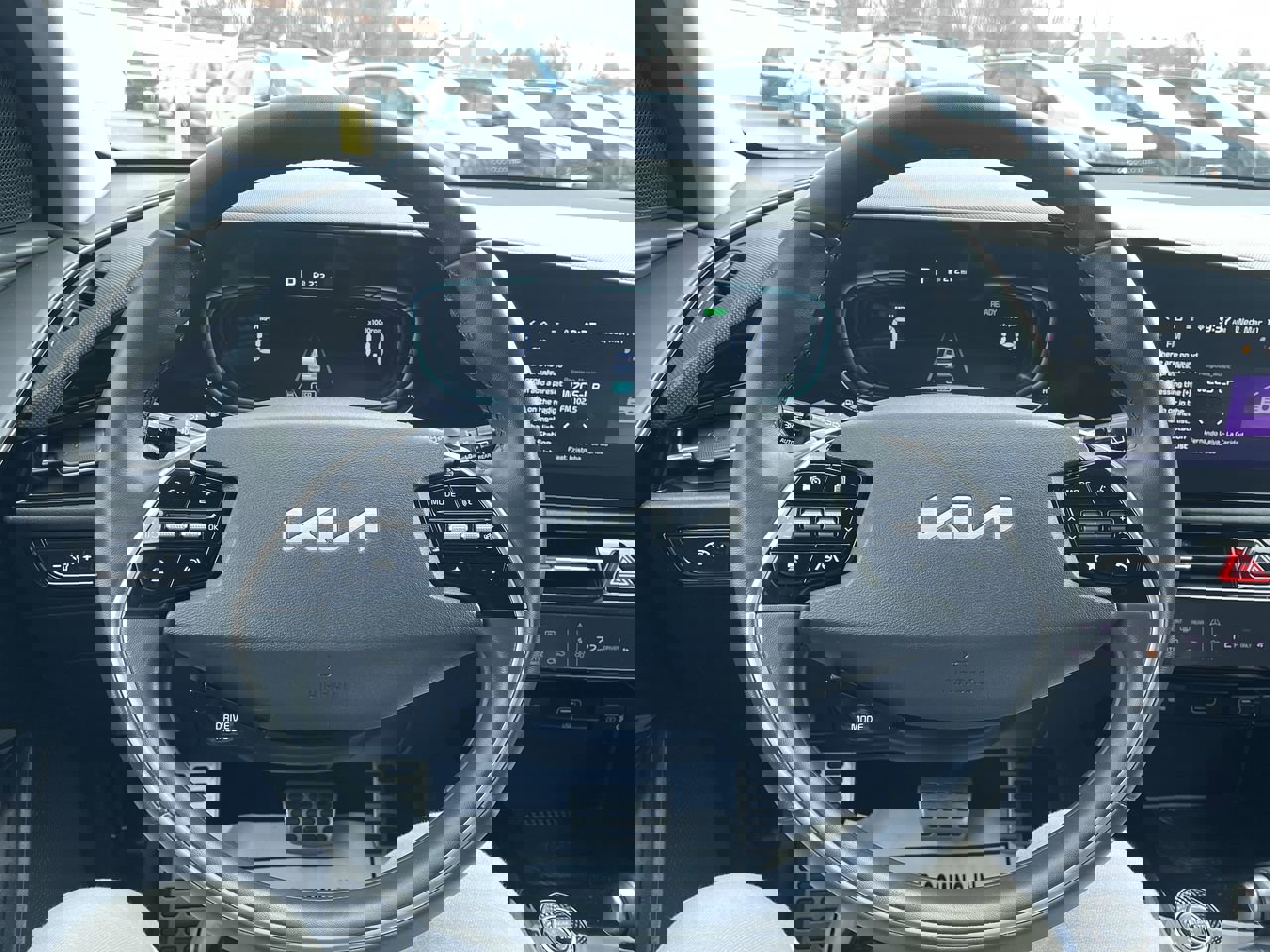 Certified 2023 Kia Niro EX Touring image 18