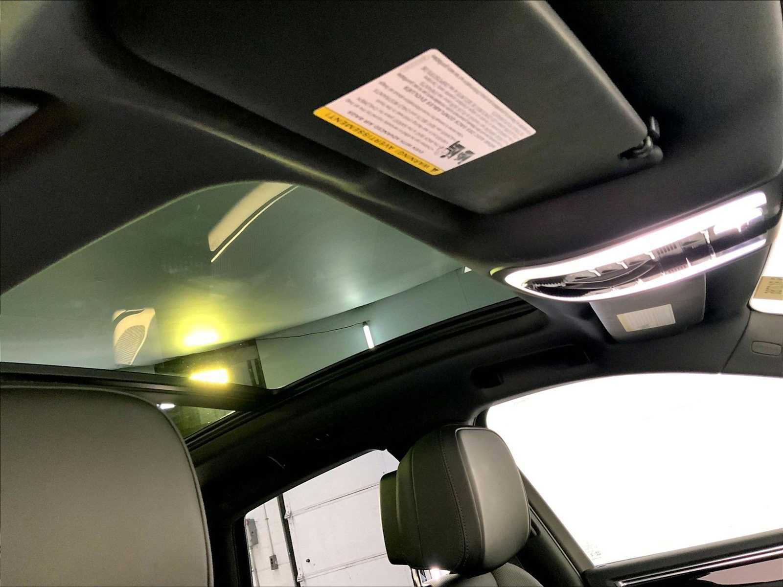 Certified 2025 Porsche Macan image 20