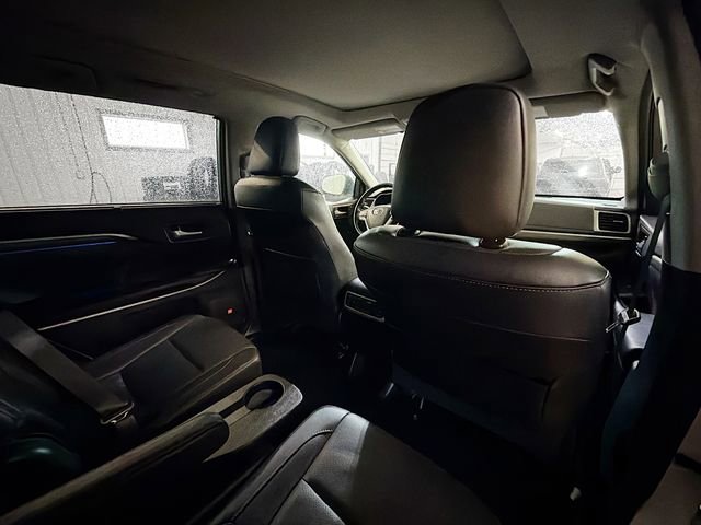 Used 2017 Toyota Highlander Limited image 11