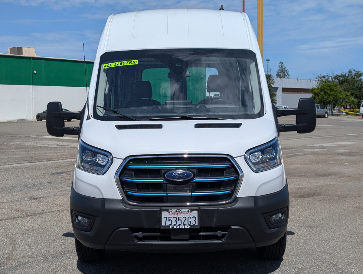 Used 2023 Ford E-Transit 148 High Roof image 4