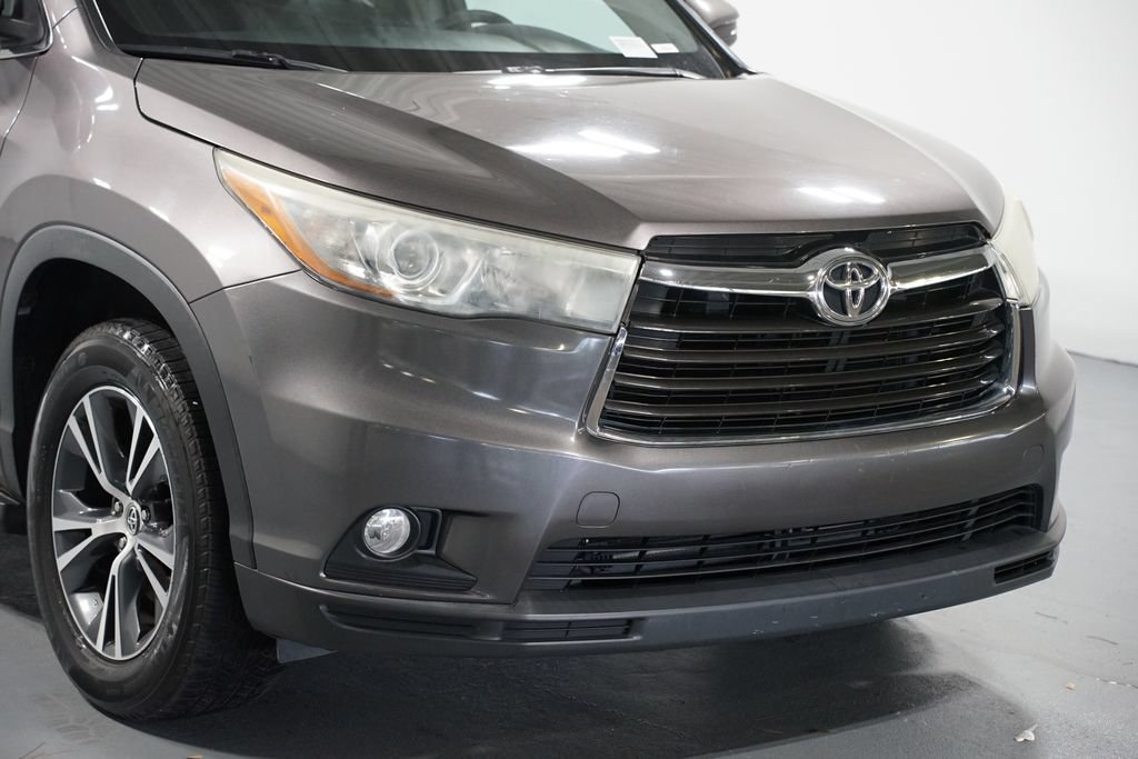 Used 2016 Toyota Highlander XLE FWD image 4