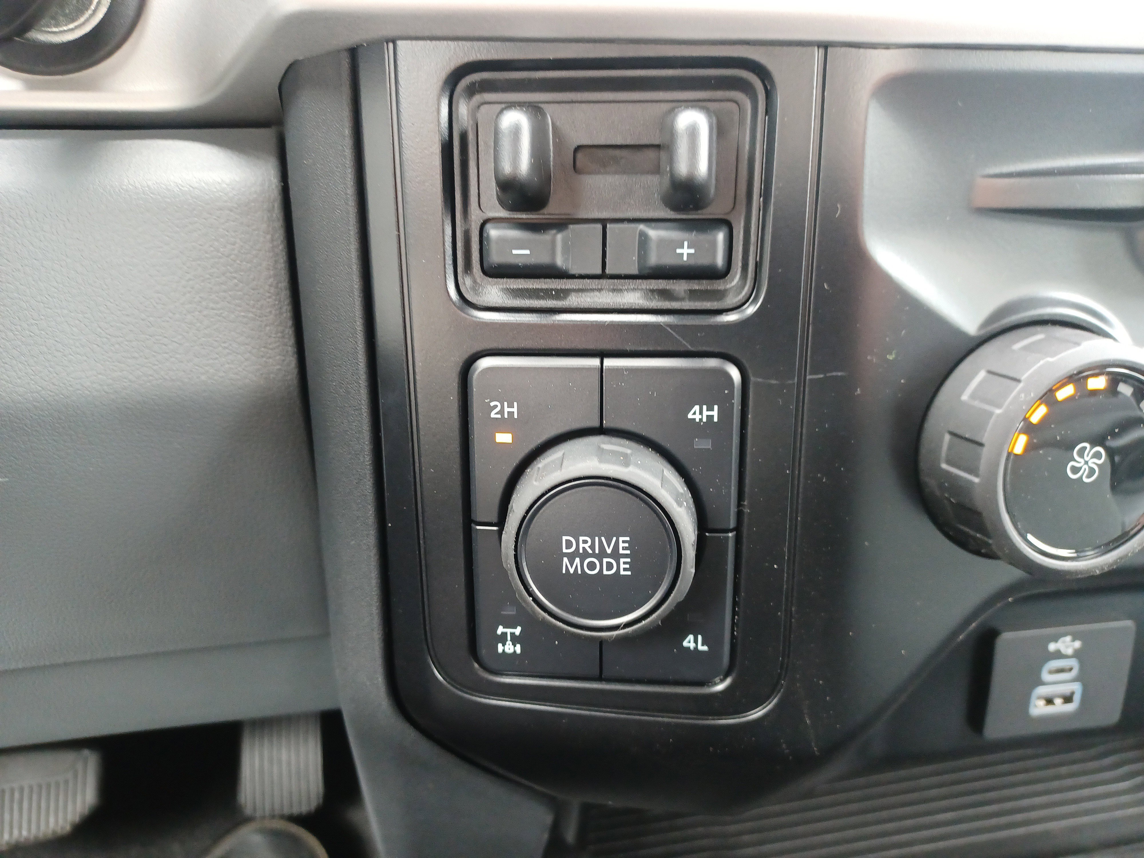 New 2026 Ford F250 XLT image 28