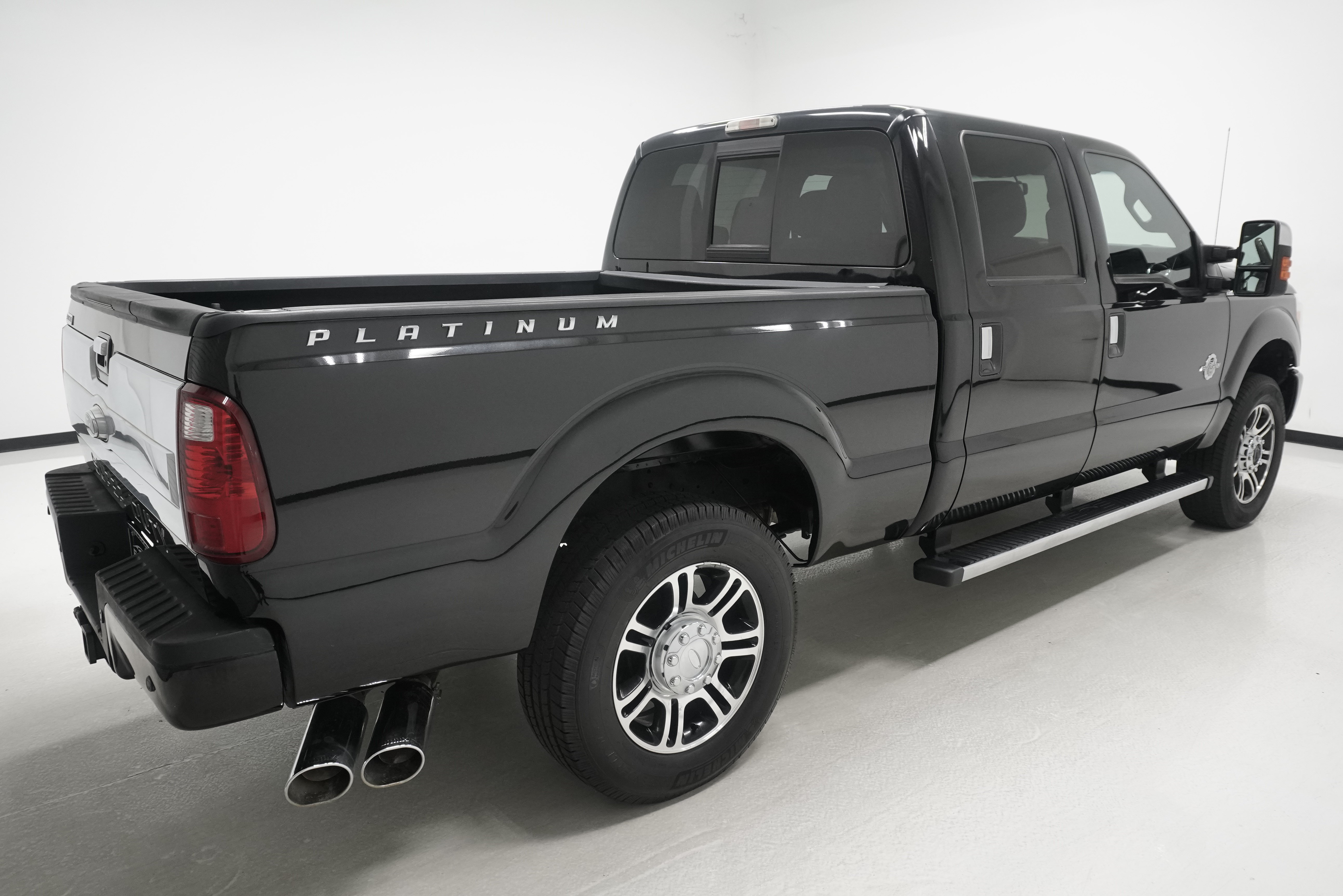 Used 2013 Ford F250 Platinum w/ FX4 Off Road Pkg AWD/4WD image 4