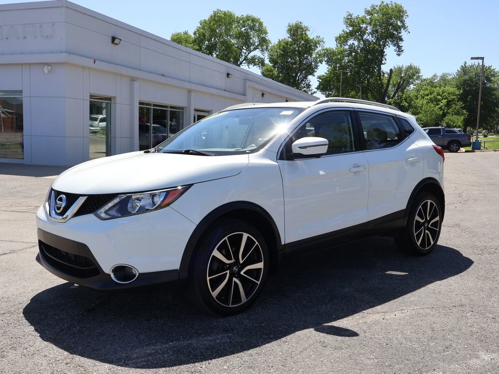 Used 2017 Nissan Rogue Sport SL AWD/4WD image 4