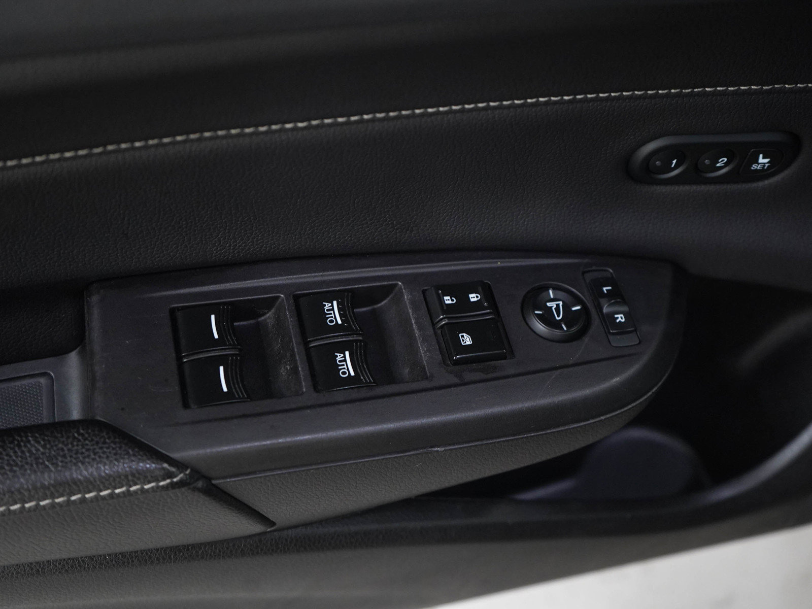 Used 2020 Acura ILX w/ Premium Package FWD image 19