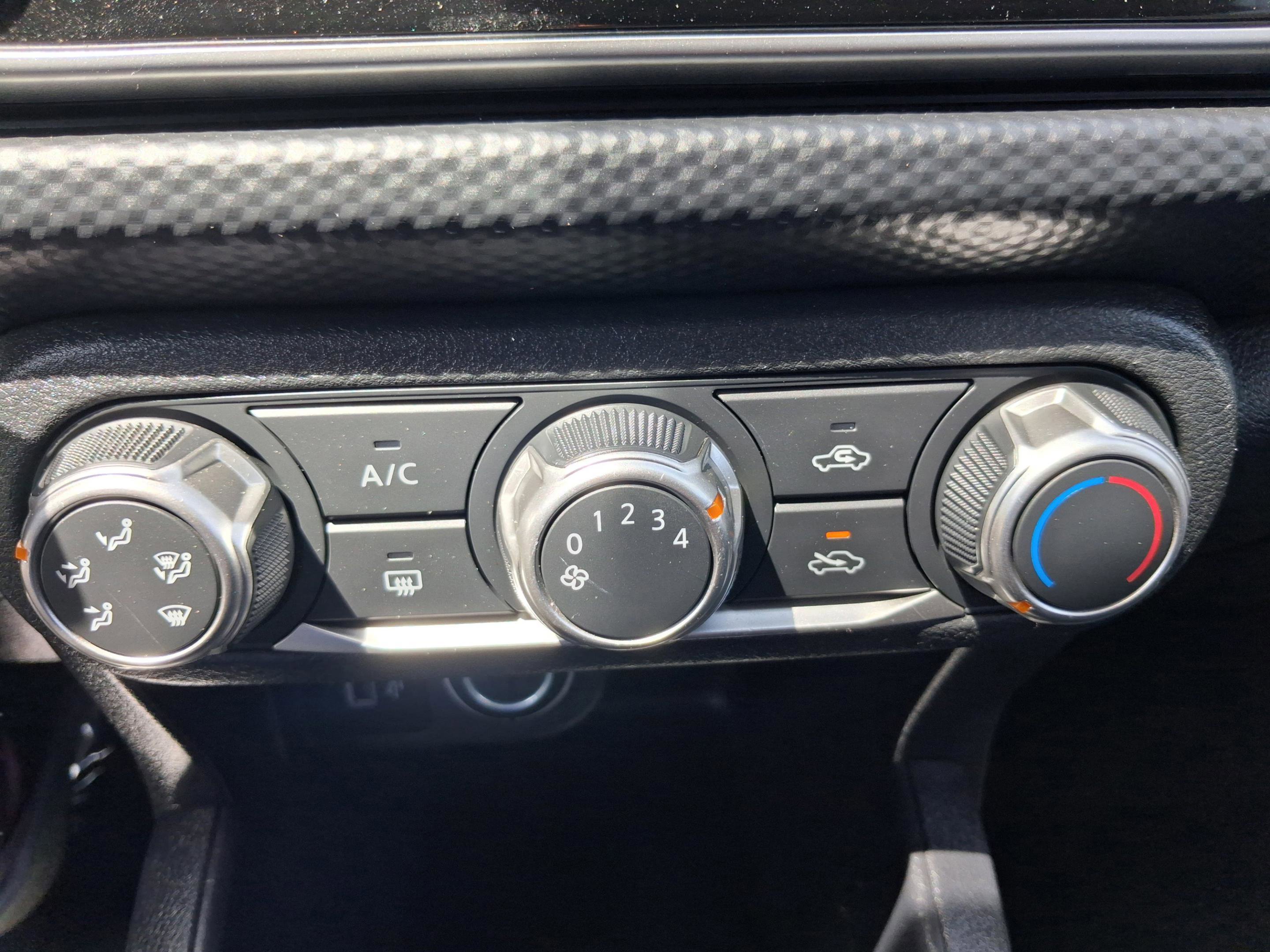 Used 2024 Nissan Kicks S image 19