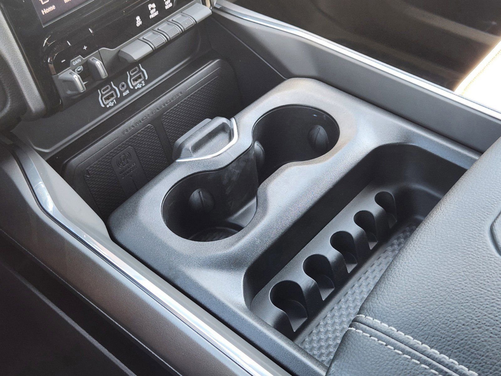 New 2025 RAM 1500 Laramie w/ Laramie Southwest Edition image 17