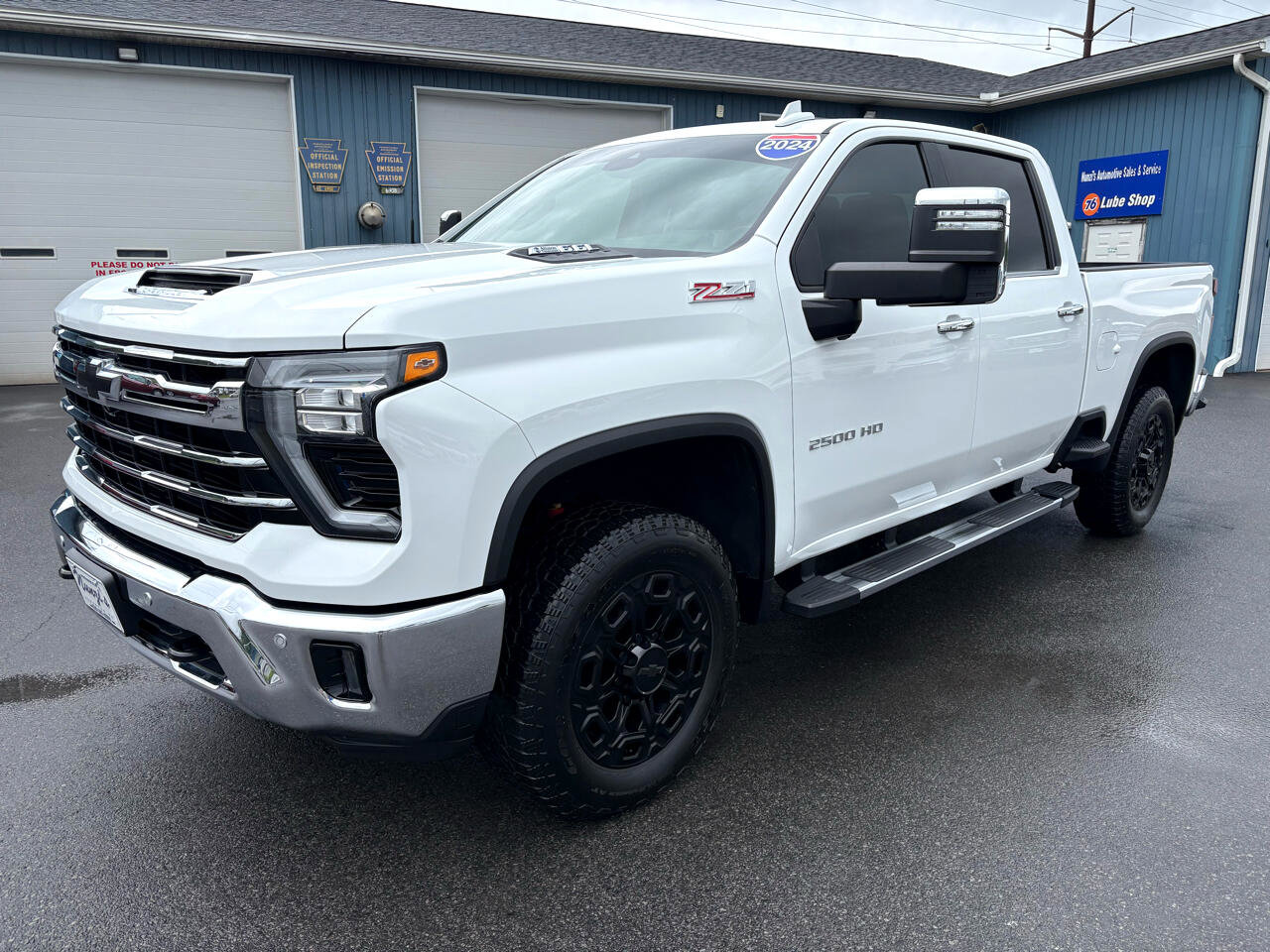 Used 2024 Chevrolet Silverado 2500 LTZ w/ LTZ Convenience Package image 1