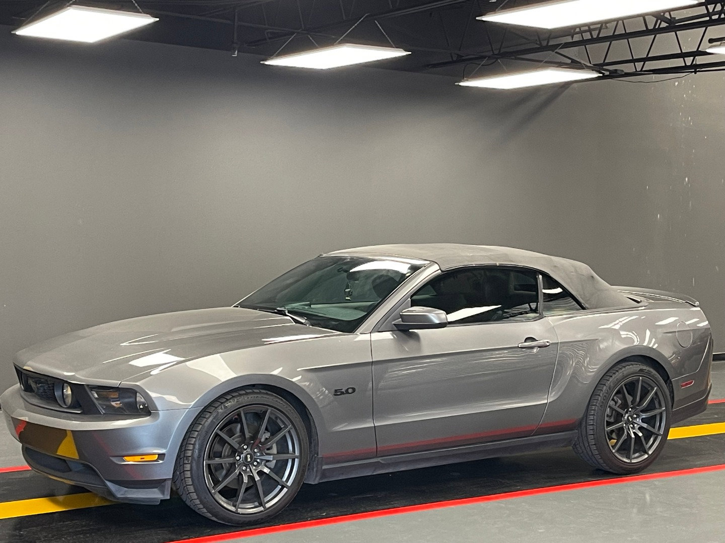 Used 2011 Ford Mustang GT RWD image 18