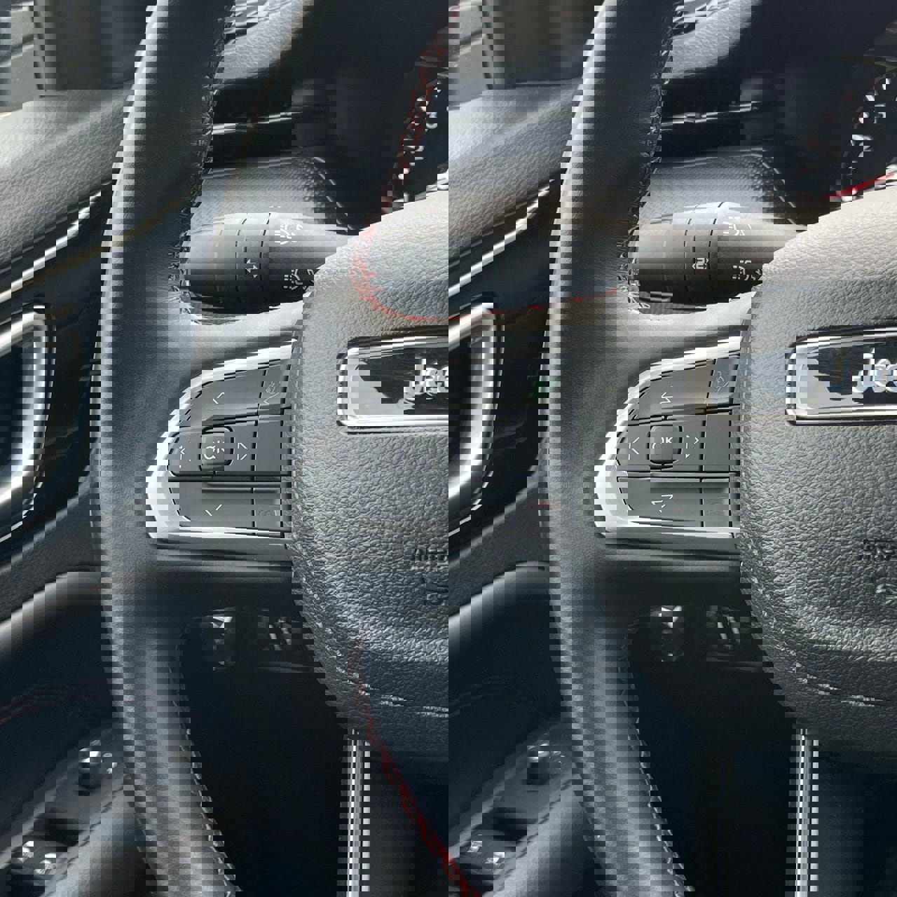 Used 2022 Jeep Compass Trailhawk w/ Trailhawk Convenience Group image 15