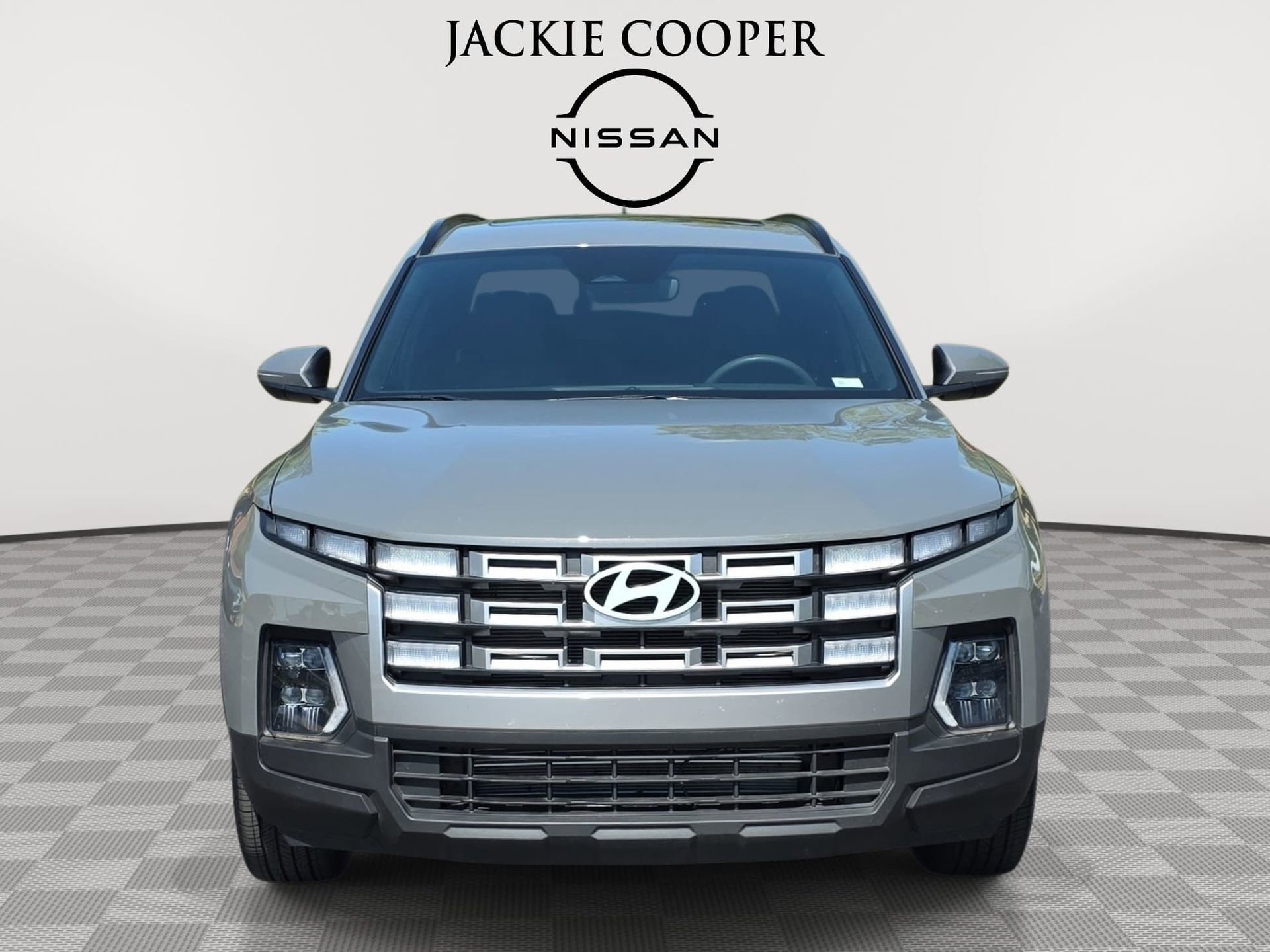 Used 2025 Hyundai Santa Cruz SEL FWD image 2