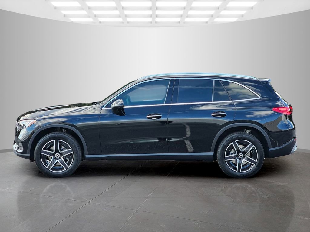 Used 2026 Mercedes-Benz GLC 300 image 3