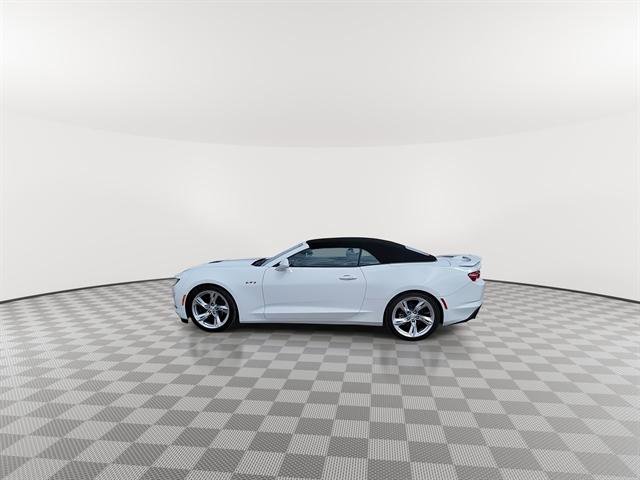 Used 2023 Chevrolet Camaro LT w/ Technology Package image 5