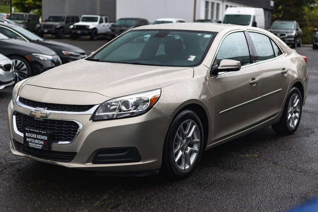 Used 2015 Chevrolet Malibu LT w/ Power Convenience Package FWD image 4