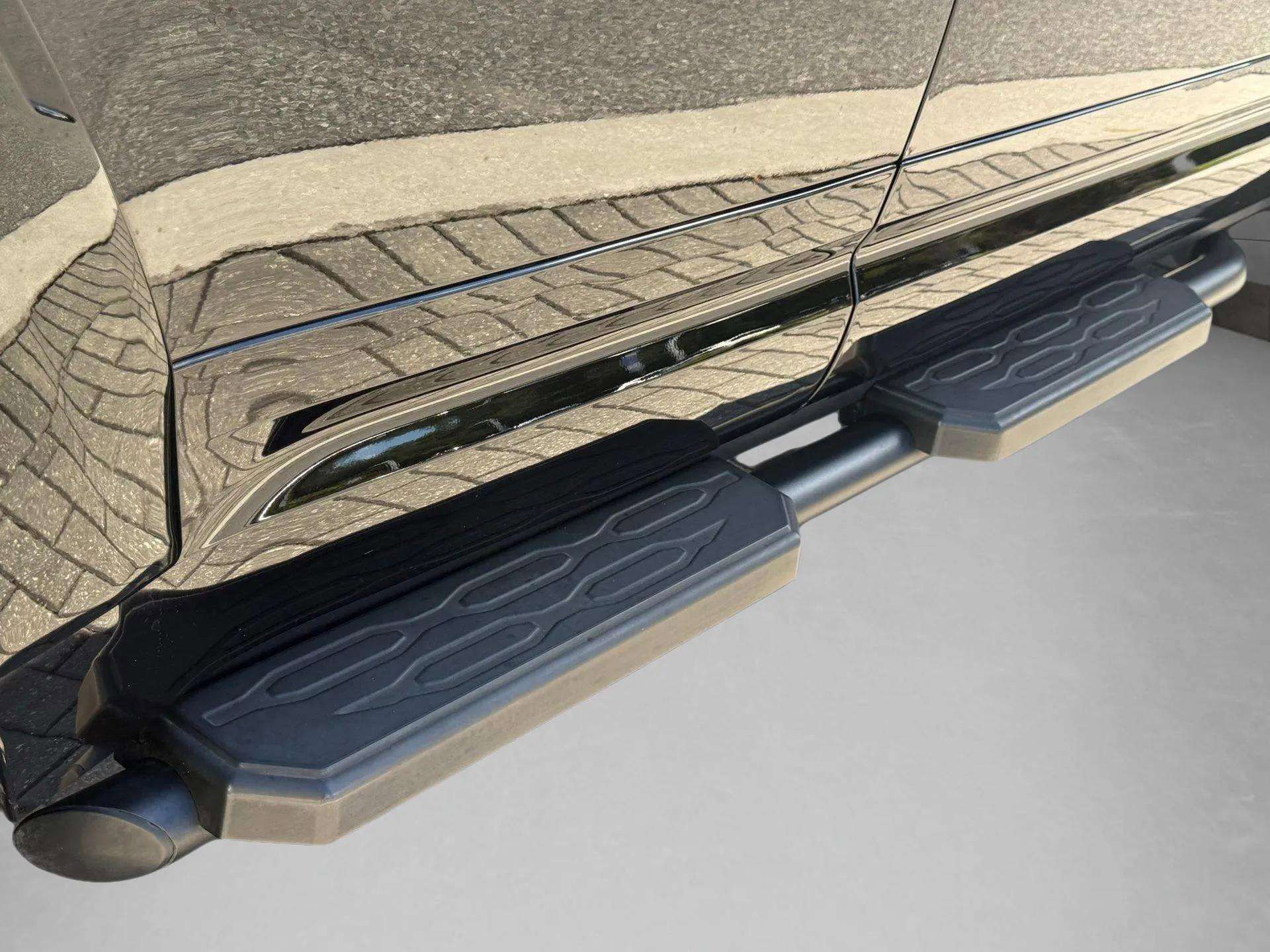 Used 2023 Land Rover Defender 110 Carpathian Edition image 25