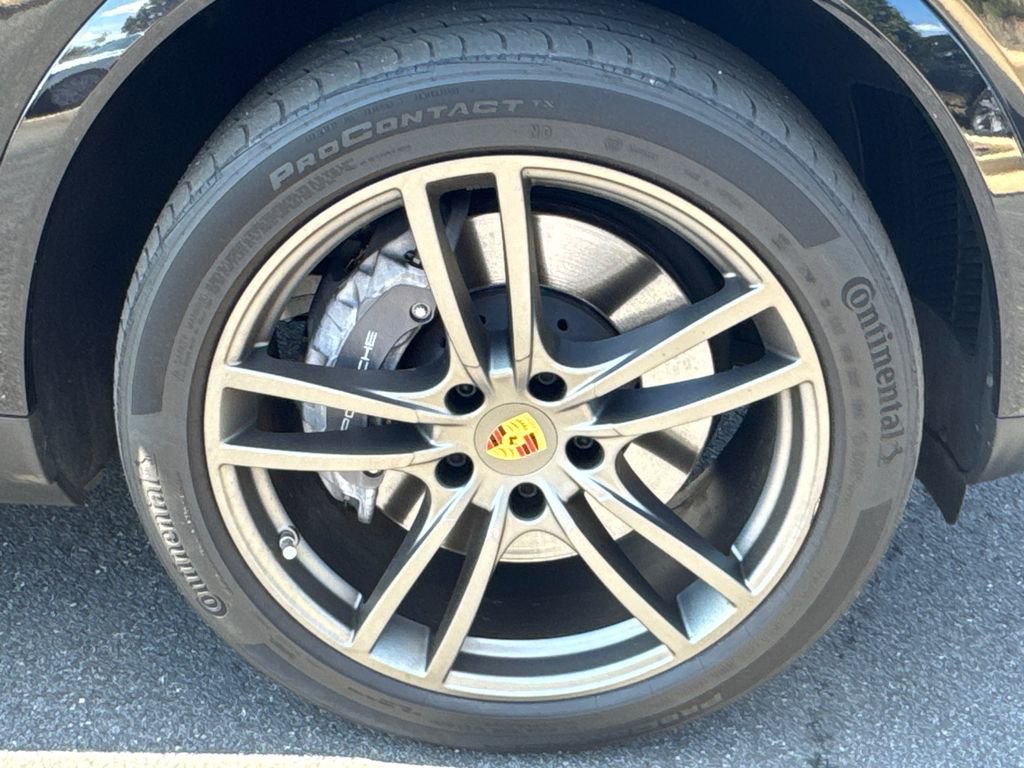 Used 2022 Porsche Cayenne Base image 12