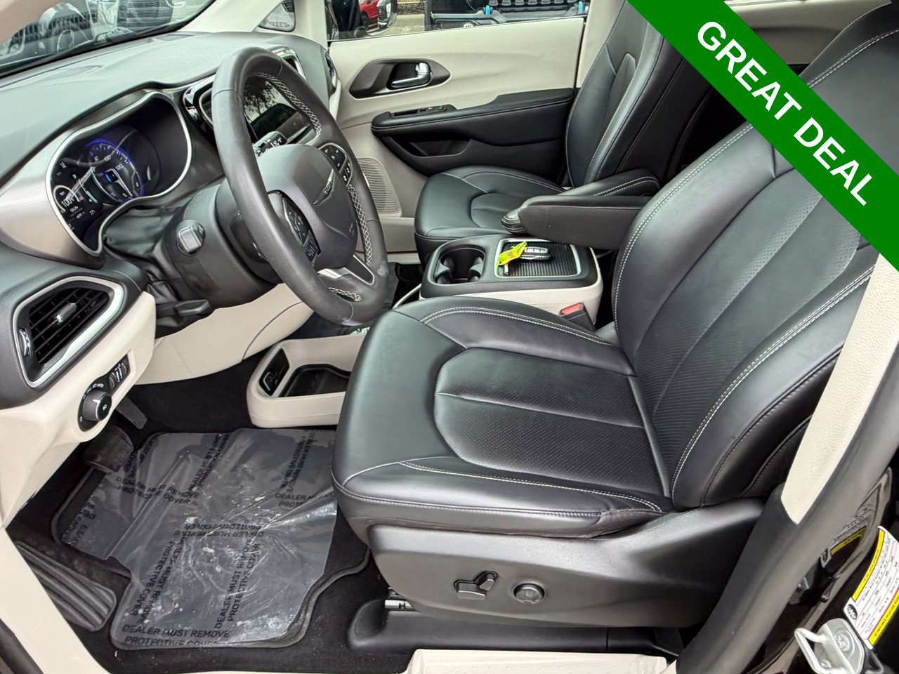 Used 2024 Chrysler Pacifica Touring-L FWD image 29