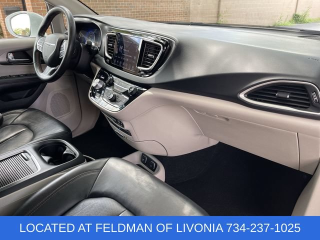 Used 2020 Chrysler Pacifica Touring-L Plus FWD image 28