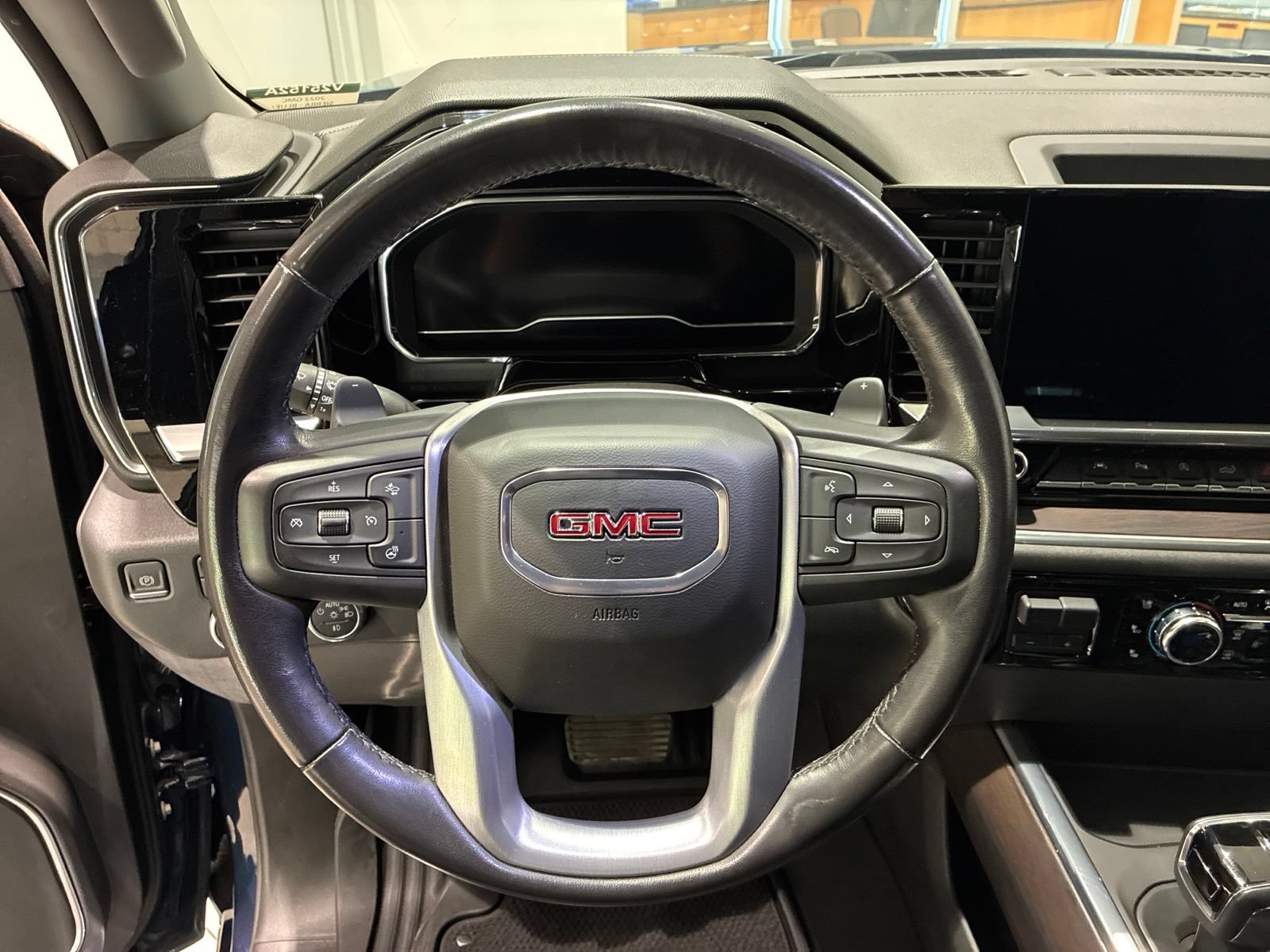Used 2022 GMC Sierra 1500 SLT w/ SLT Premium Plus Package AWD/4WD image 17