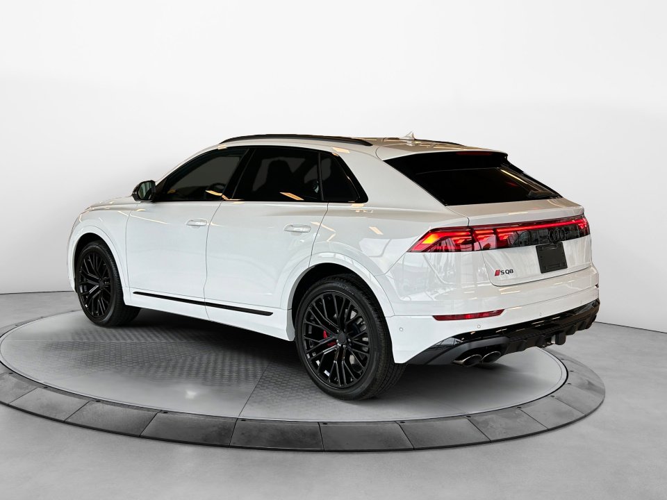 New 2026 Audi SQ8 Prestige image 5