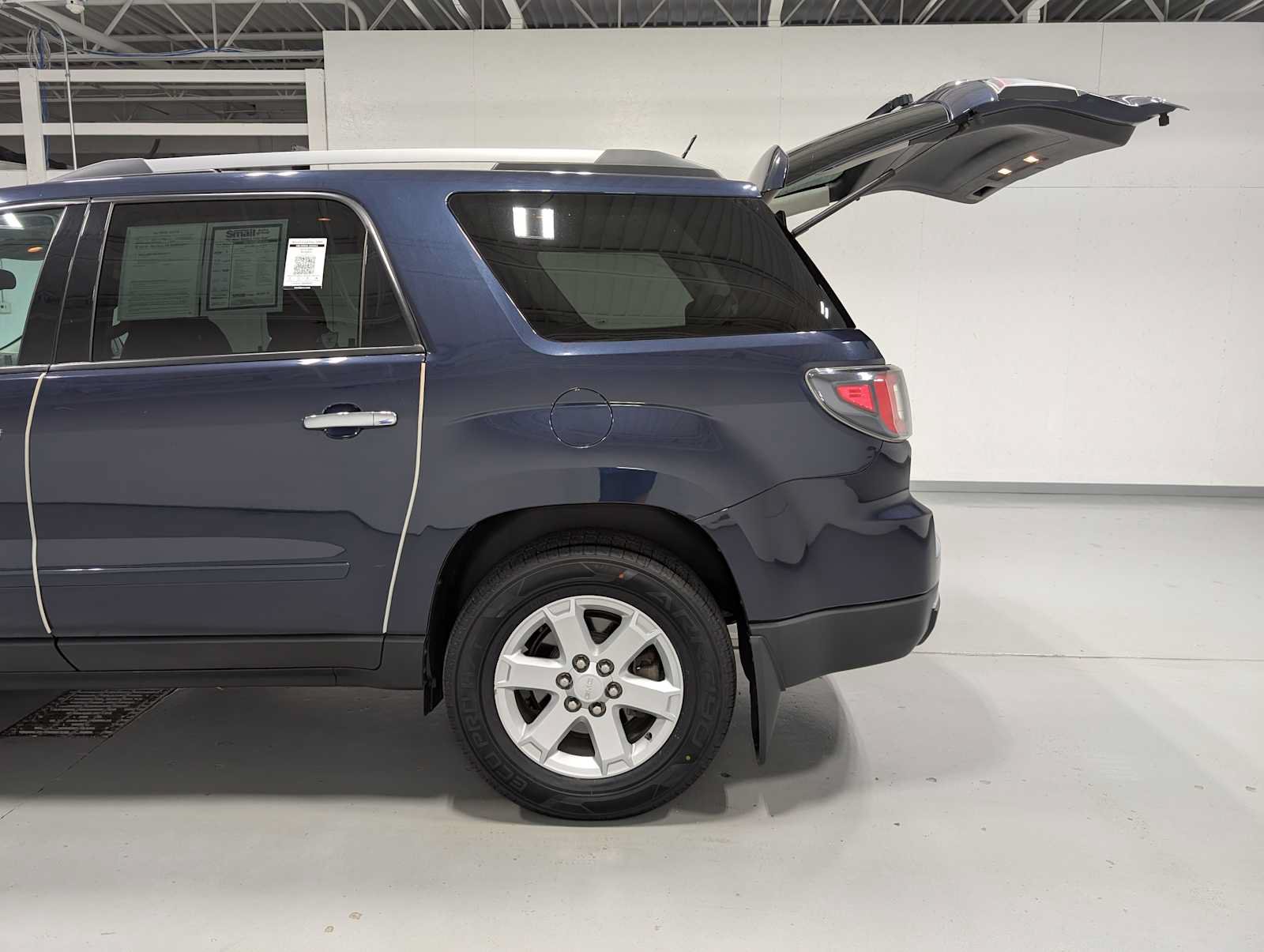Used 2015 GMC Acadia SLE AWD/4WD image 11