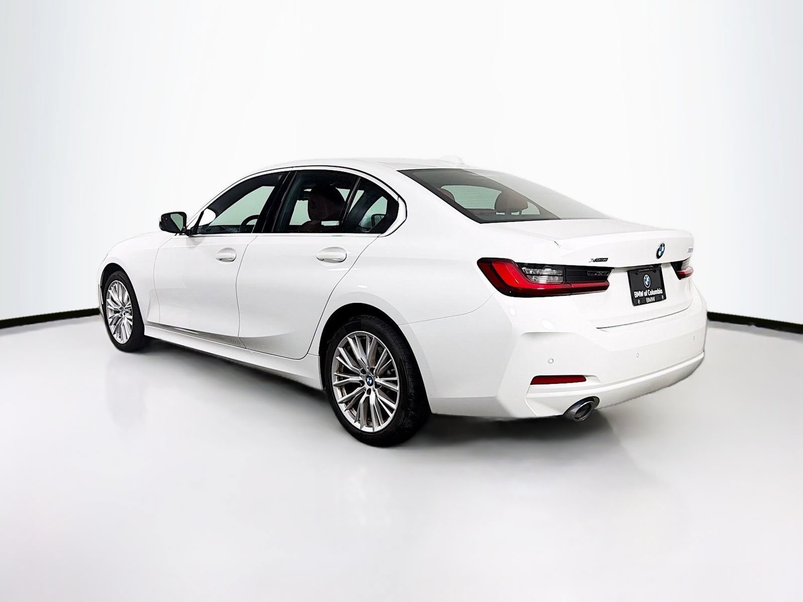 Used 2024 BMW 330i xDrive Sedan AWD/4WD image 5