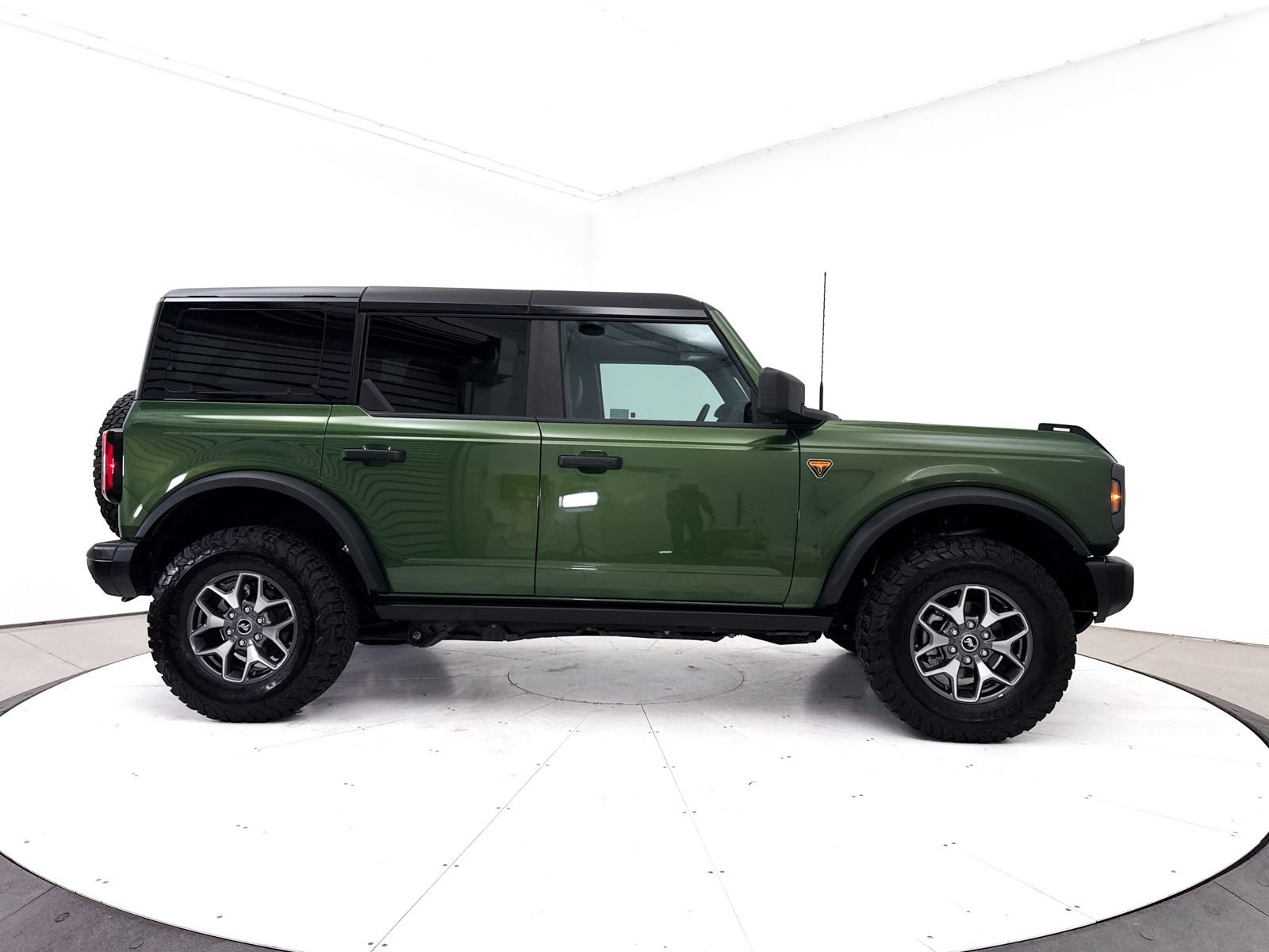 Used 2025 Ford Bronco Badlands AWD/4WD image 1