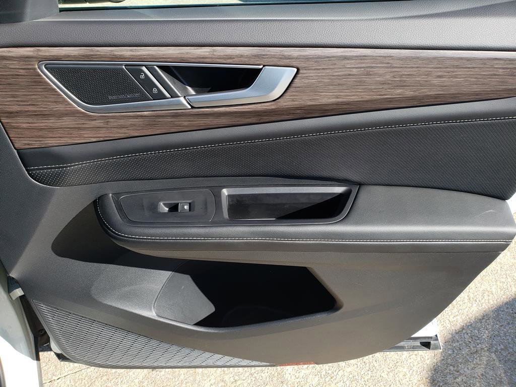 Used 2024 Volkswagen Atlas SEL Premium R-Line image 28