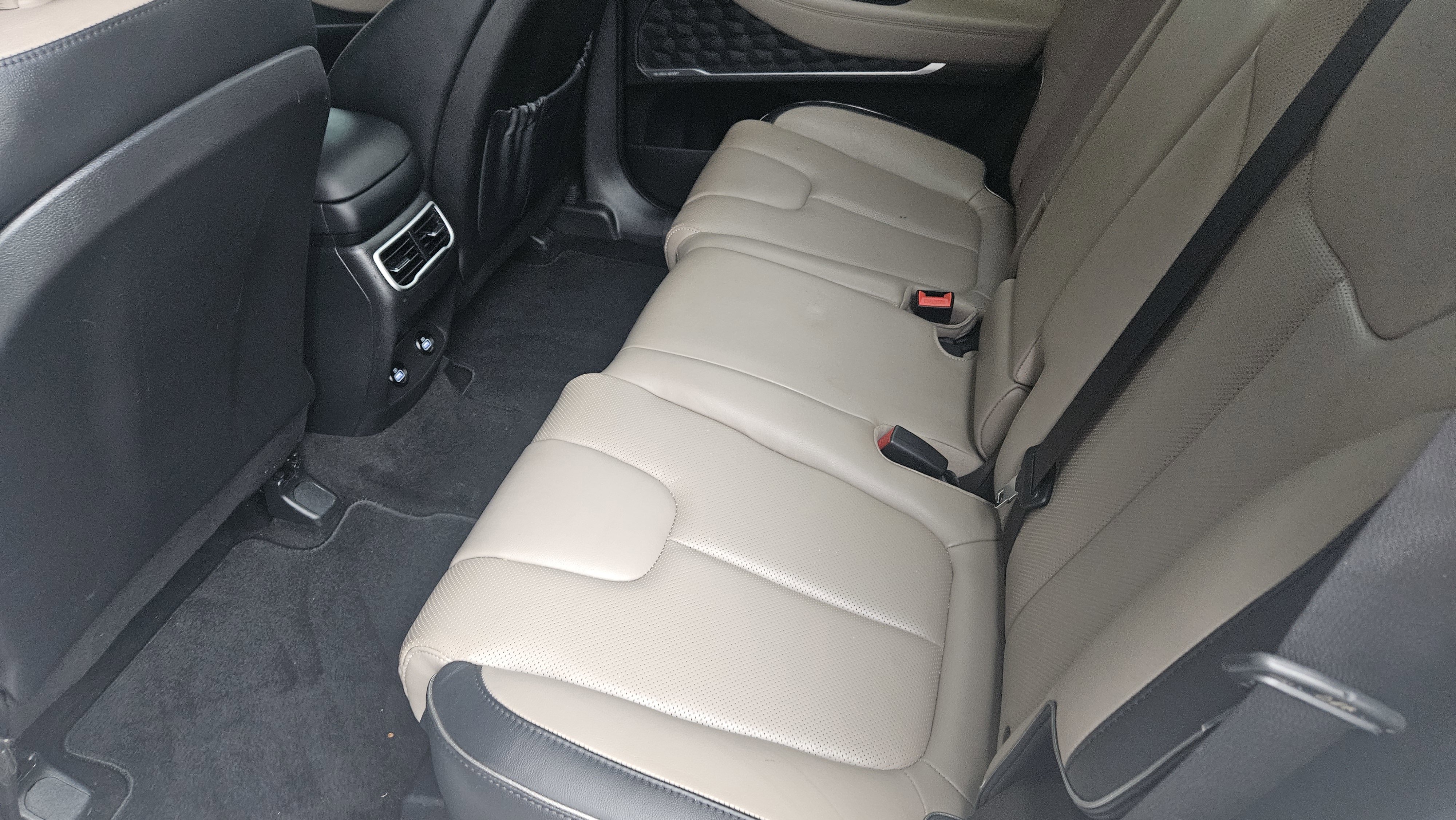 Used 2022 Hyundai Santa Fe SEL w/ Convenience + Premium Package FWD image 14