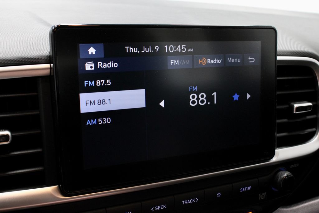 Certified 2024 Hyundai Venue SEL FWD image 3