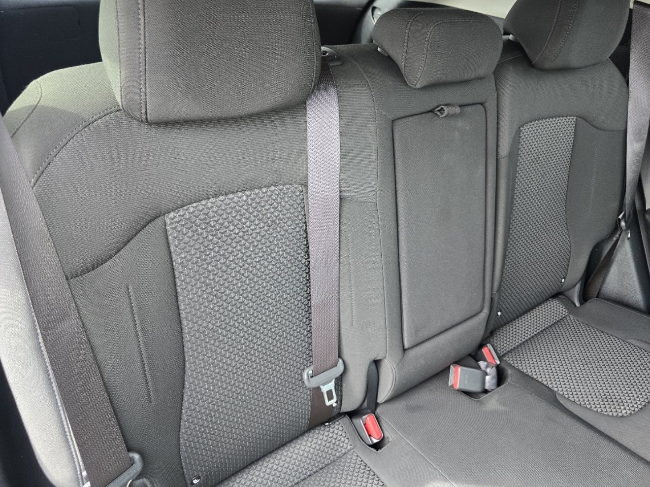 Used 2025 Kia Sportage LX FWD image 19