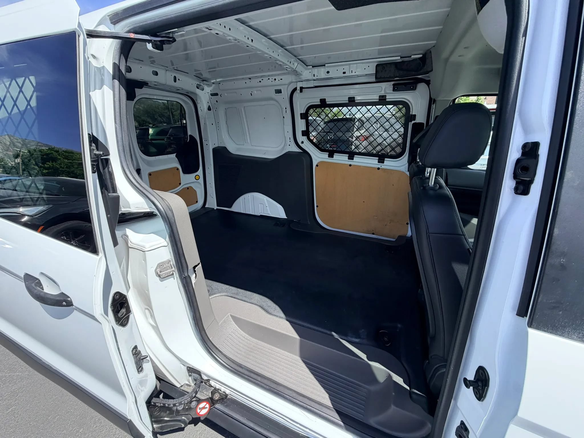 Used 2022 Ford Transit Connect XL FWD image 20