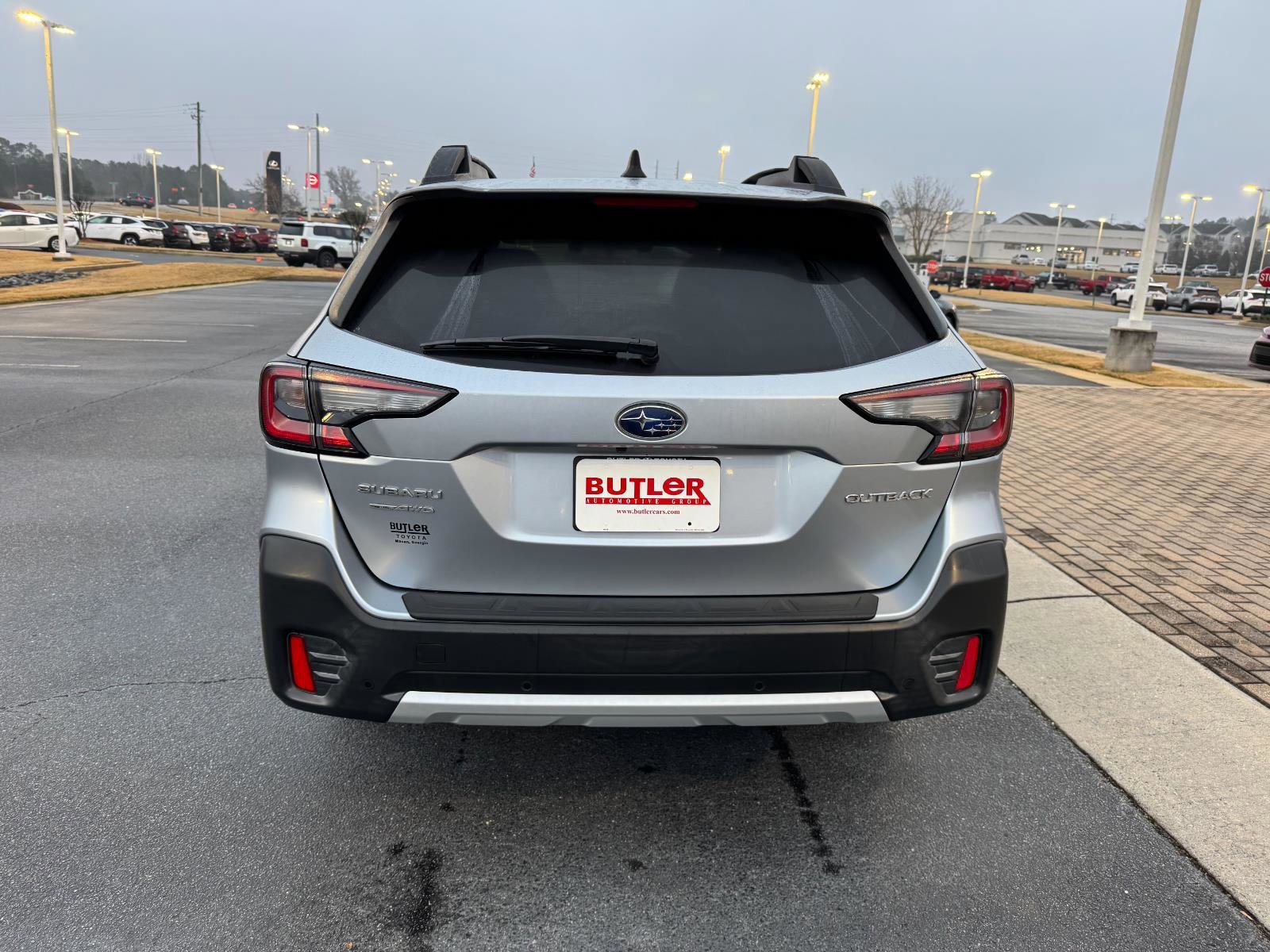 Used 2020 Subaru Outback Limited w/ Popular Package #2 image 4