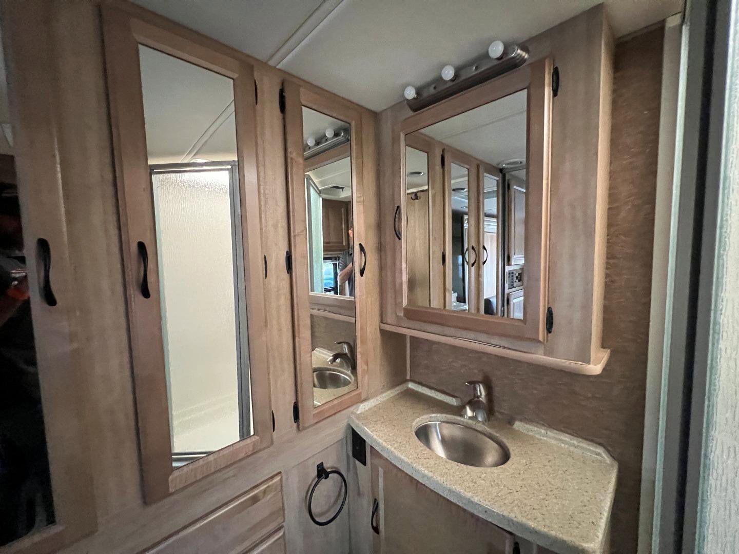 Used 2015 Mercedes-Benz Sprinter 3500 image 32