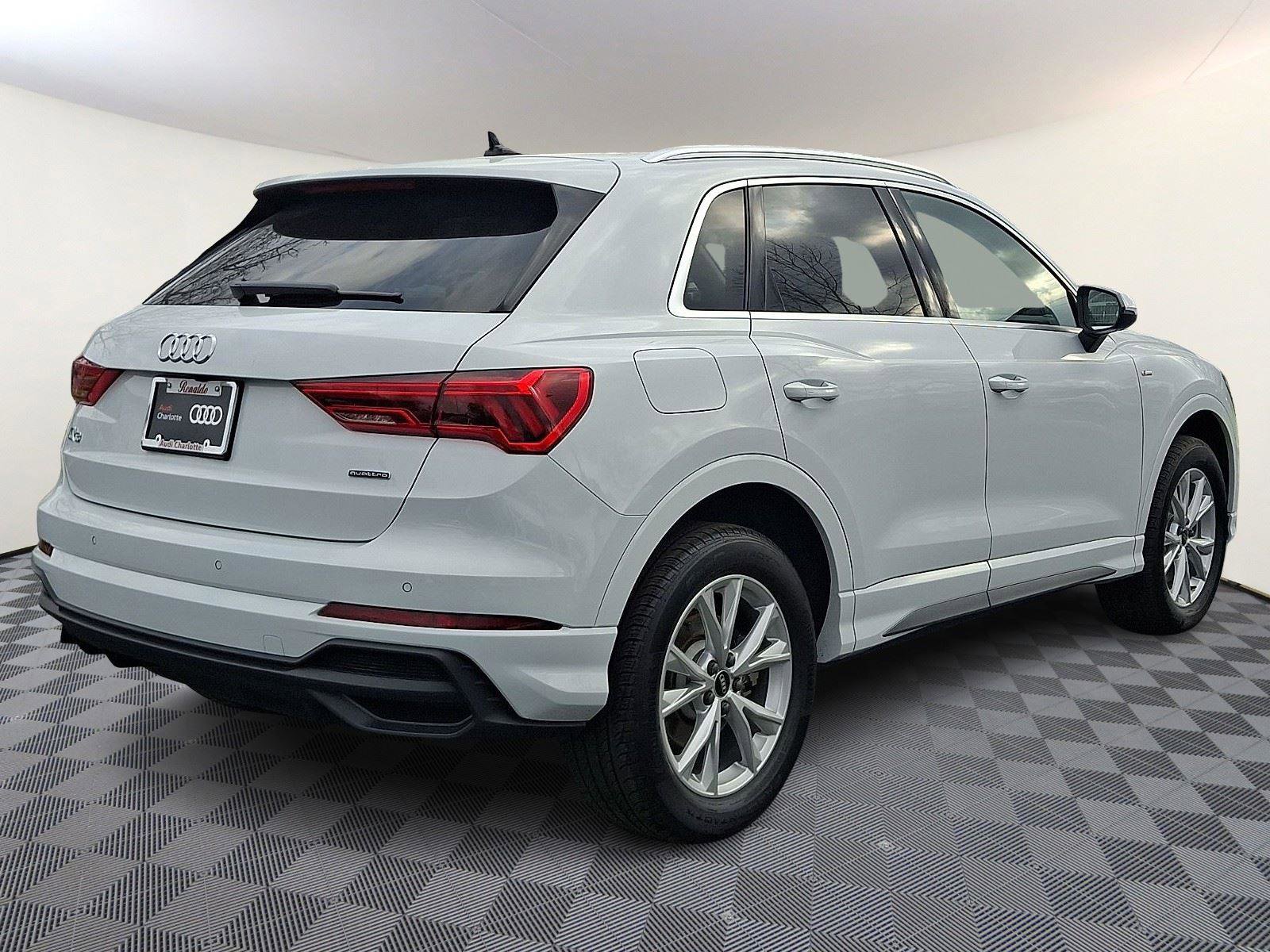 Used 2025 Audi Q3 2.0T Premium Plus w/ Premium Plus Package image 6