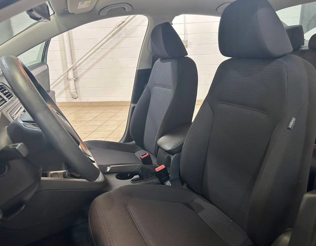 Used 2015 Volkswagen Jetta SE FWD image 11