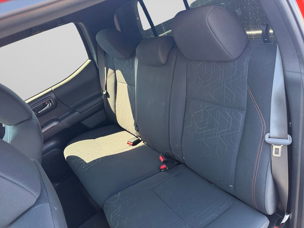 Used 2018 Toyota Tacoma TRD Off-Road image 16