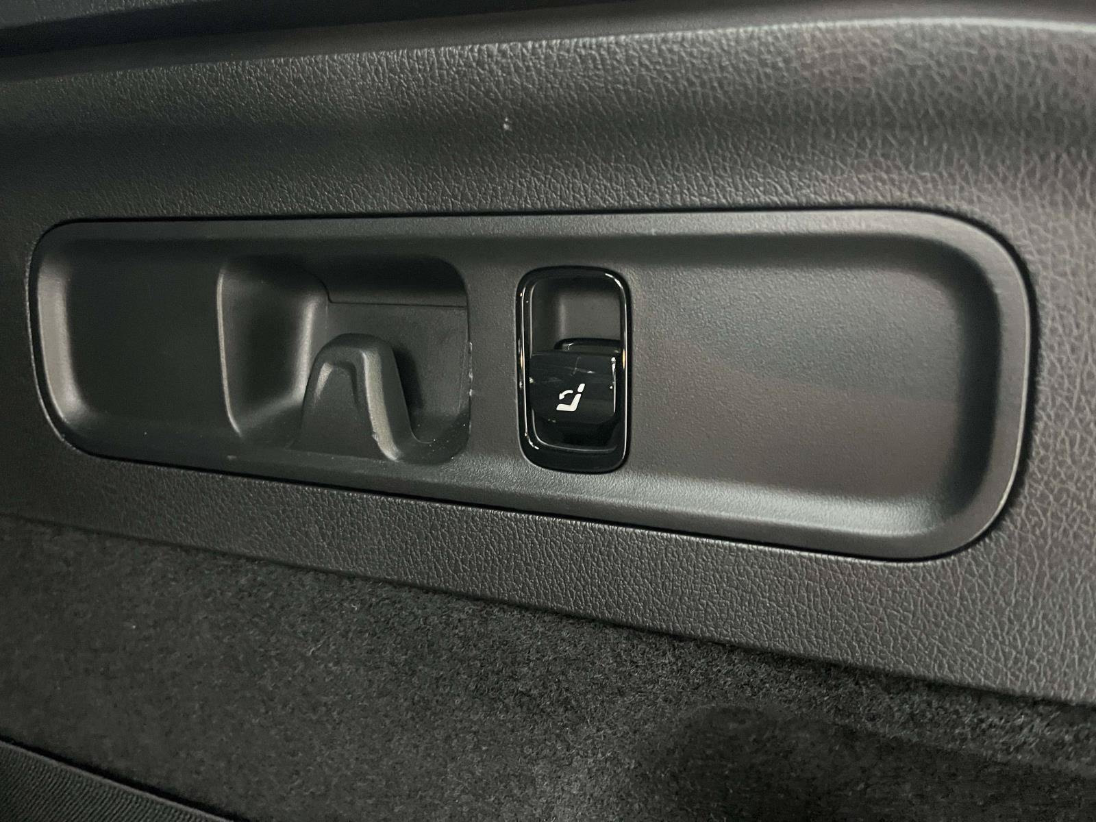 Certified 2026 Mercedes-Benz GLC 300 image 13