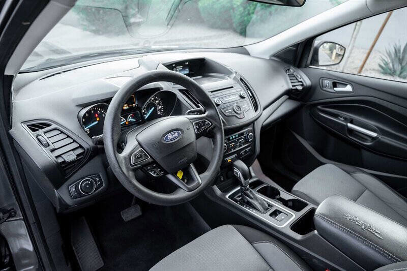 Used 2018 Ford Escape SE image 9