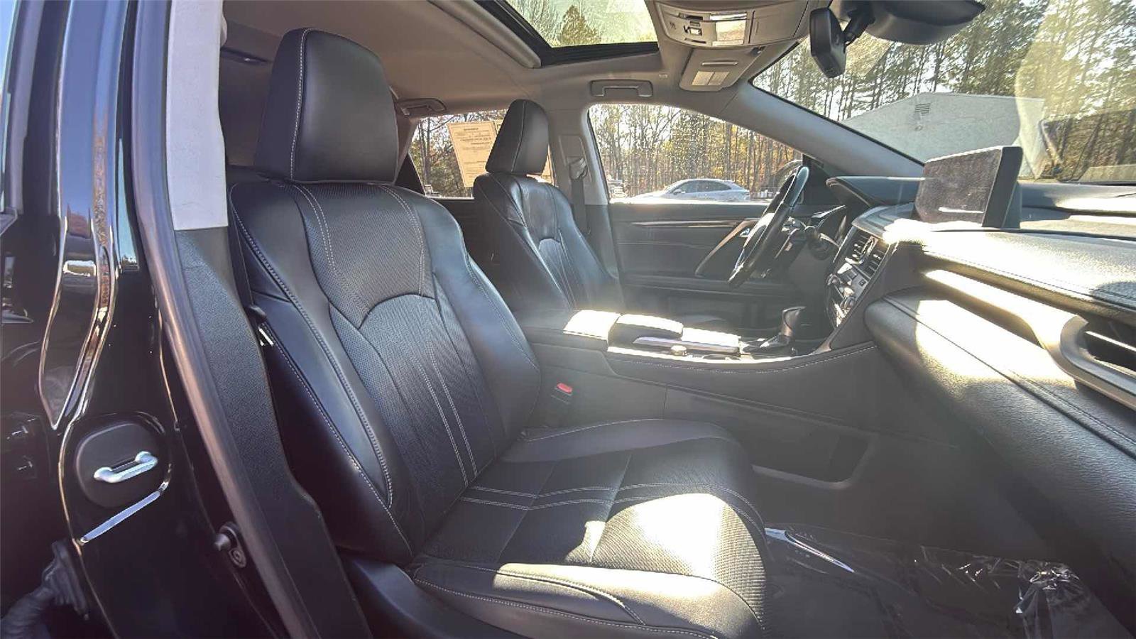 Used 2021 Lexus RX 350L Luxury w/ Accessory Package image 24