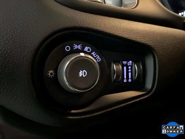 Used 2022 Jeep Renegade Latitude AWD/4WD image 45