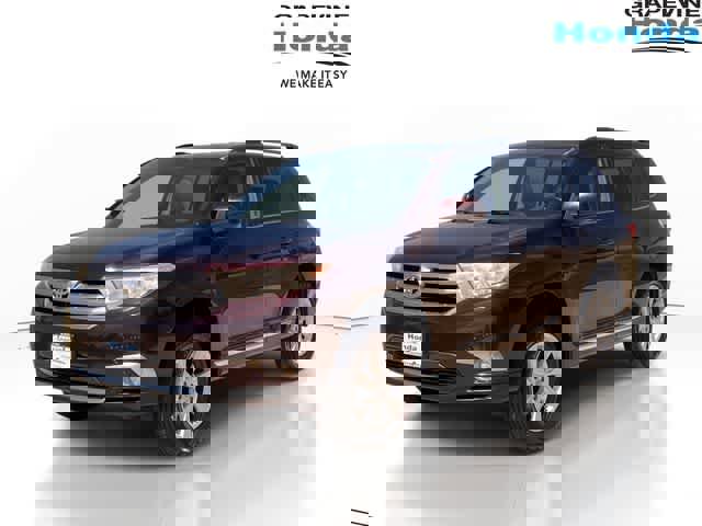 Used 2013 Toyota Highlander SE FWD image 1