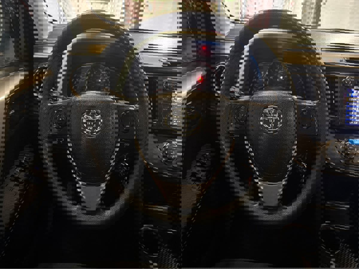 Used 2013 Toyota RAV4 XLE AWD/4WD image 21