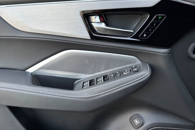 Used 2025 Acura MDX w/ Technology Package image 11